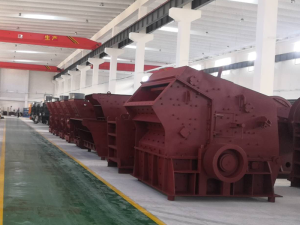 反擊式破碎機(jī)的破碎原理、結(jié)構(gòu)特點(diǎn)及應(yīng)用