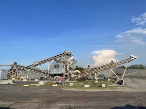 處理時產(chǎn)80噸的鵝卵石制砂機(jī)價格是多少？