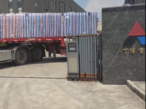 俄羅斯69線配套設備第二車出發(fā)